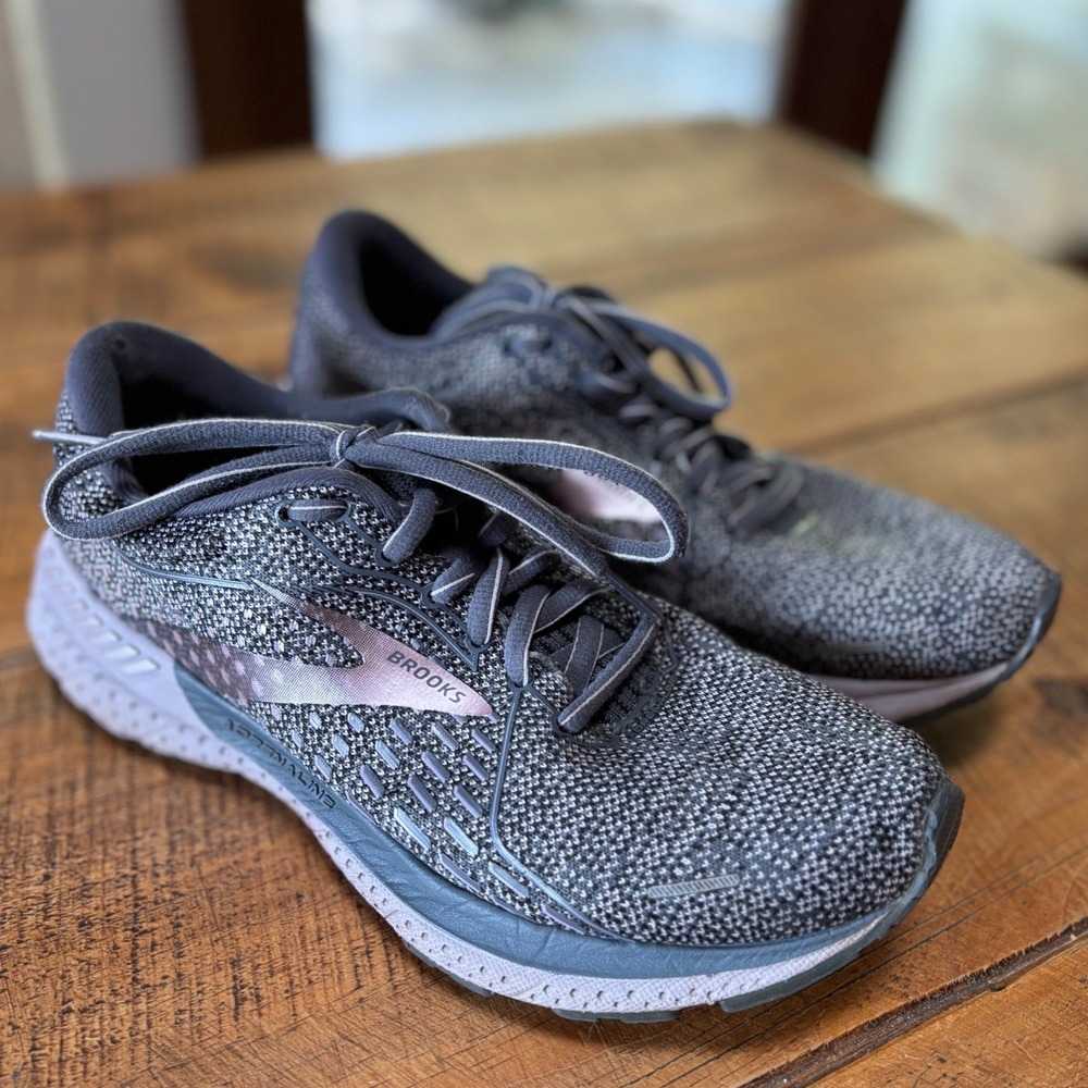 Brooks Adrenaline GTS 21 Womens Gray Lavender Metallic Athletic Running Shoes 7